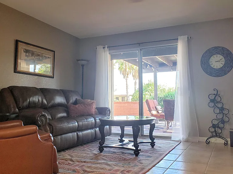 328 N Calle Del Chancero — Photo 4