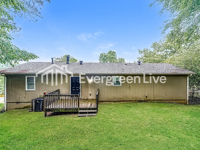221 Ash Cir — Photo 15