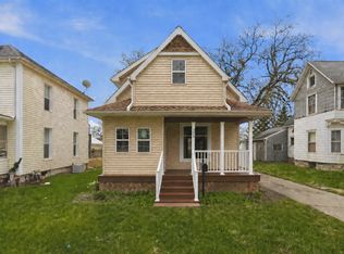 323 Douglas Ave, Dixon, IL 61021