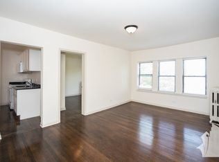 5732 N Winthrop Ave #302, Chicago, IL 60660