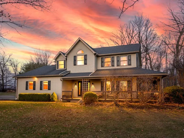 8820 Albert Ln, Gambier, OH 43022