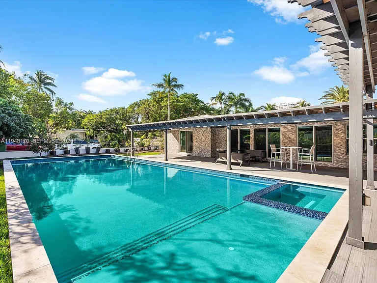 201 Golden Beach Dr — Photo 4