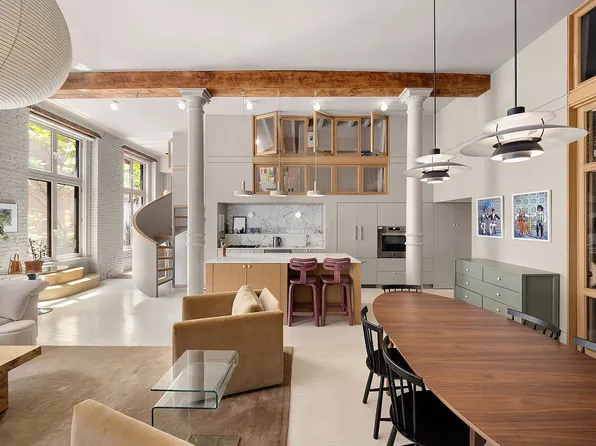 132 Greene St #R, New York, NY 10012