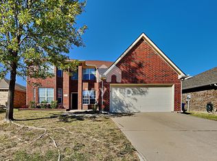 1004 Hidden View Ct, Burleson, TX 76028