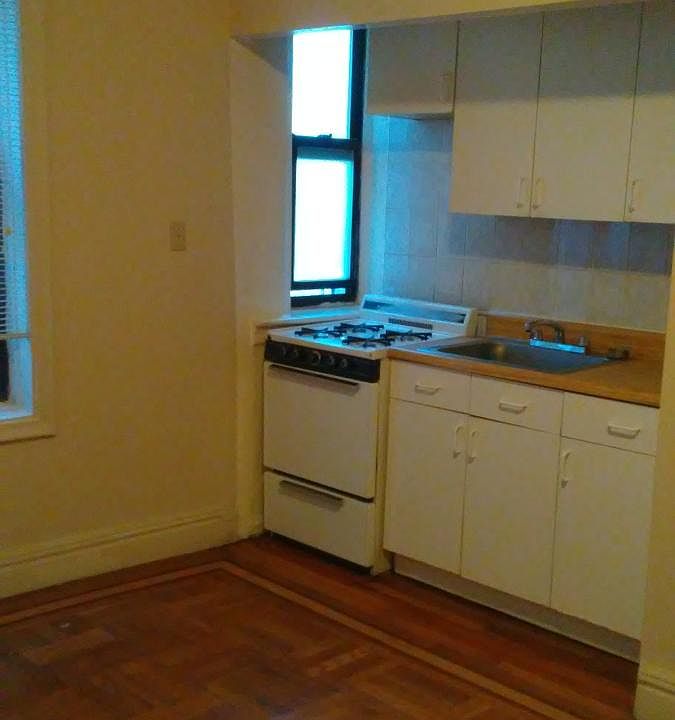 2nd image of 2954 E 196th St