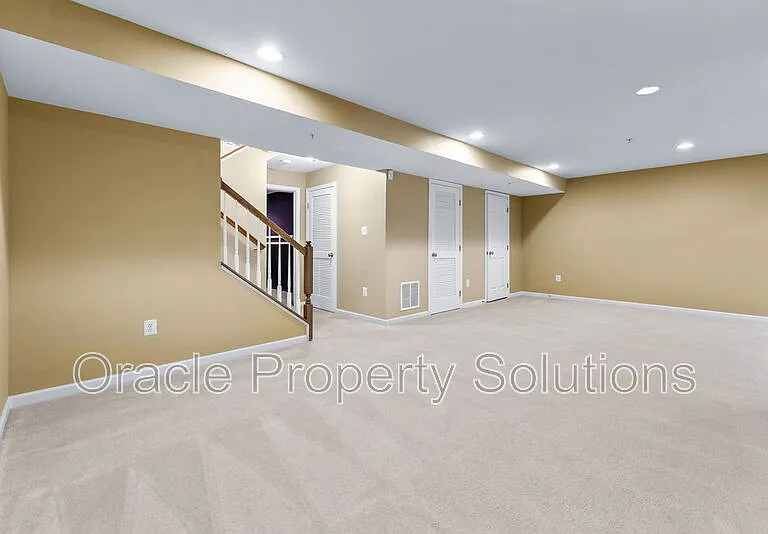 7550 Maidenhead Dr — Photo 32