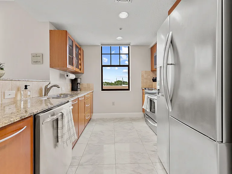 511 Lucerne Ave #315 — Photo 8