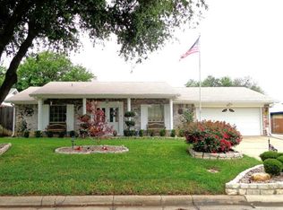 407 Rambling Ln, Euless, TX 76039