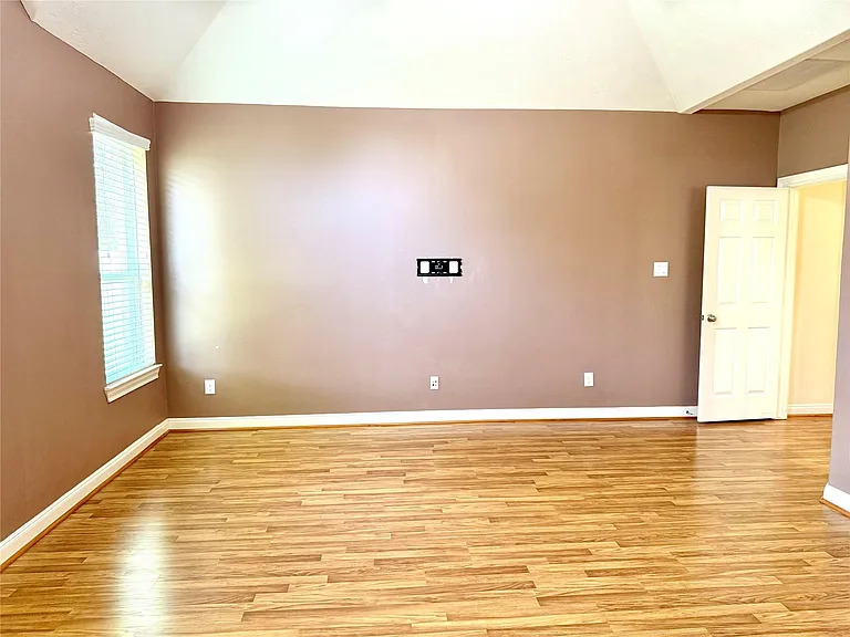 6839 Emerson — Photo 15