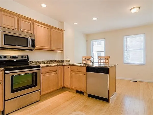 137 W 9th St #1 — Photo 7