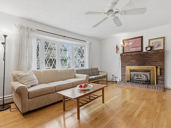 5th image of 25 Webster St