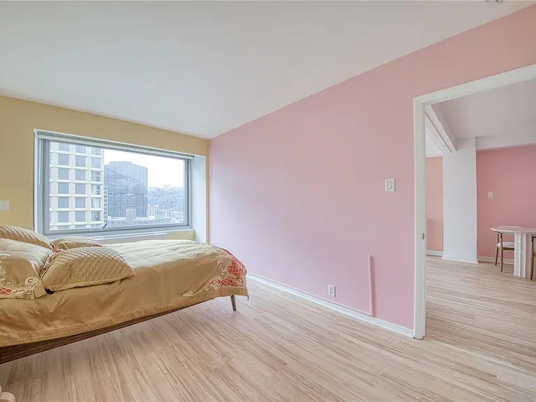 320 Fort Duquesne Blvd #16B — Photo 27