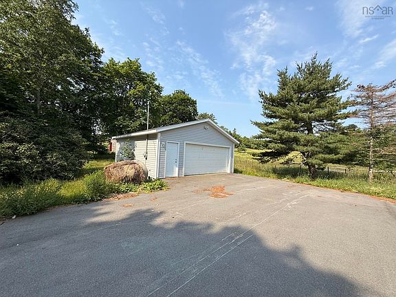 3rd image of 6156 Highway 208