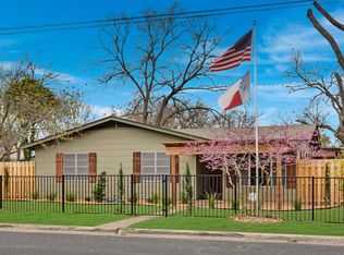 212 S Saunders St, Boerne, TX 78006