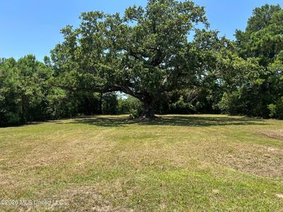 209 Hillcrest St, Waveland, MS, 39576