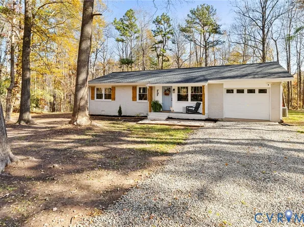 15531 Kennons Ln, Amelia Court House, VA 23002