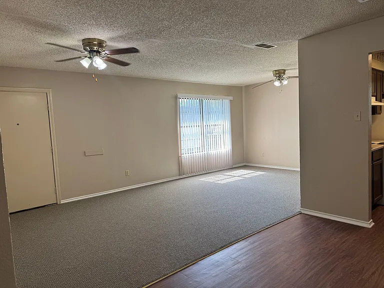 805 SE 4th St #108 — Photo 4