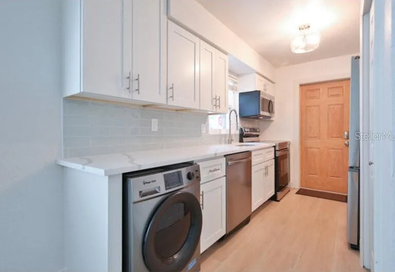 422 Julia Pl #C — Photo 6