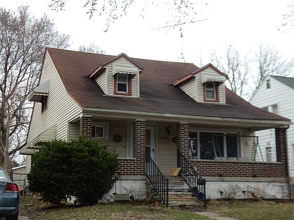 3rd image of 25637 Powers Ave