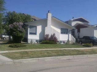 5424 51st Ave, Rocky Mountain House, AB T4T 1E8