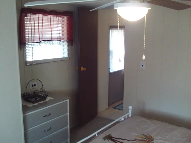 9240 Erma Rd — Photo 16