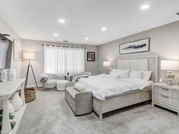 2nd image of 5340 Terrace Oak Cir