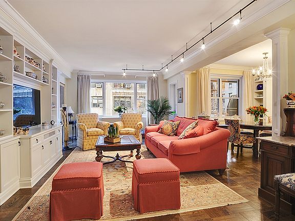 2nd image of 415 E 52nd St APT 3CA