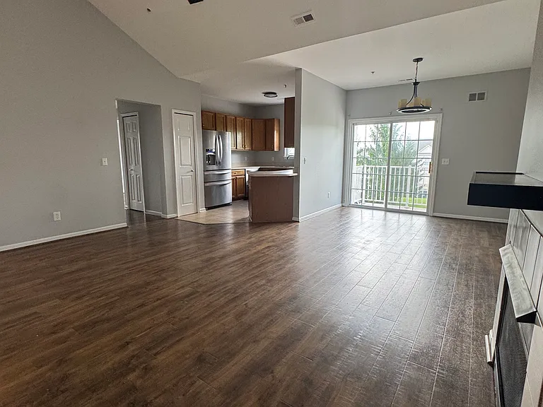 17200 Addington Dr — Photo 6