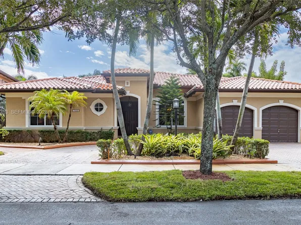 7940 NW 159th Ter, Miami Lakes, FL 33016