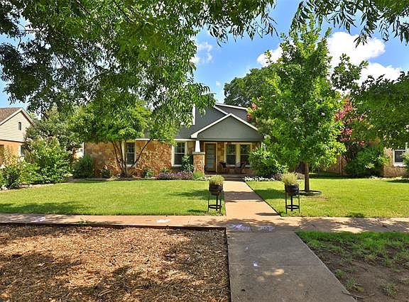2nd image of 634 College Dr