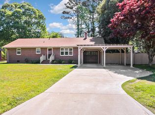 1510 Crescent Dr, Elizabeth City, NC 27909