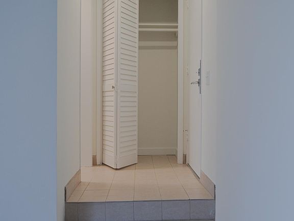 5th image of 817 4th St #203