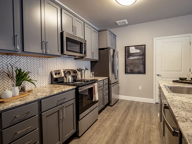 Gatsby Apartments — Photo 12