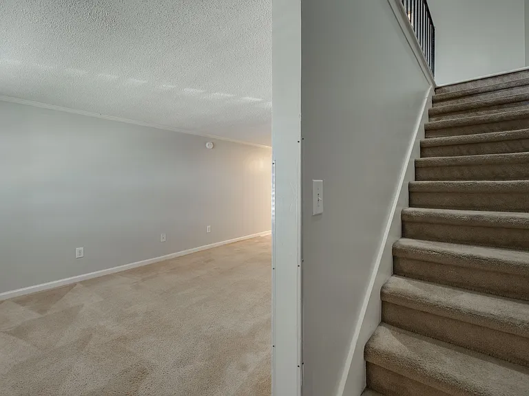 112 Sweetland Dr #1 — Photo 8