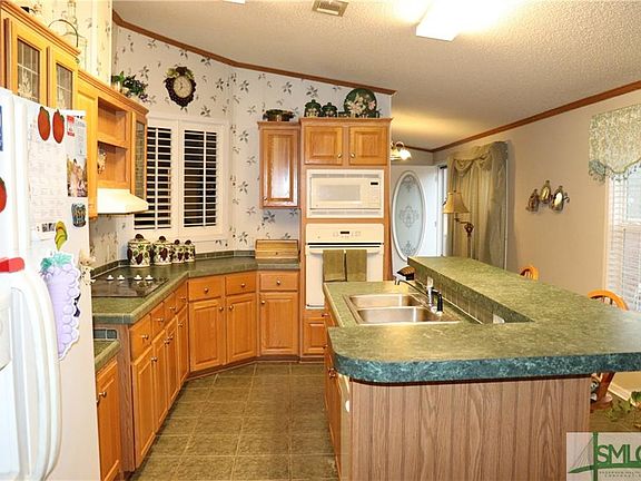 3rd image of 3317 Georgian Dr