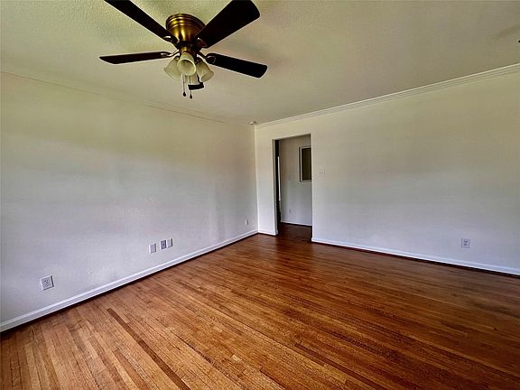 3rd image of 2102 Blueberry Ln