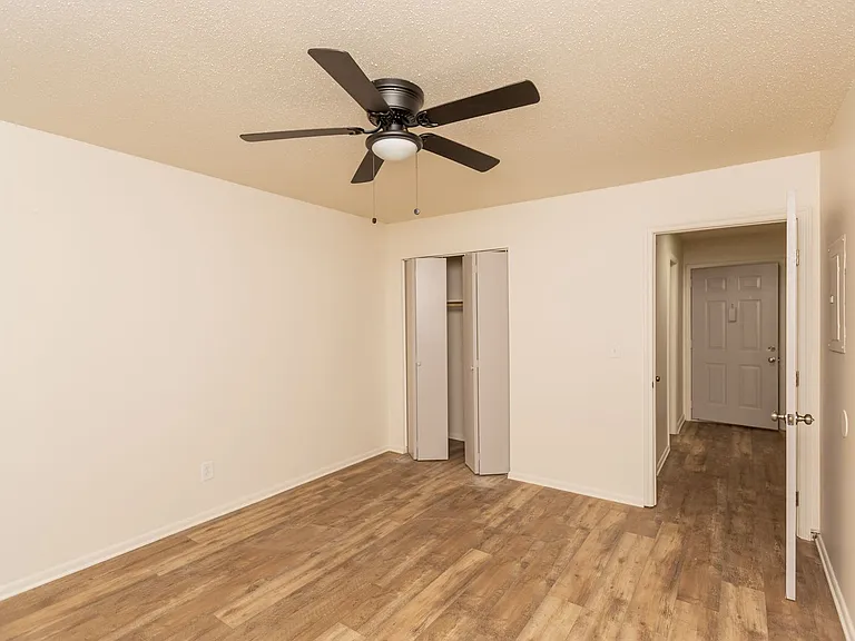 Kate's View Apartments | Updated North Chattanooga Apartments with Scenic Views — Photo 10