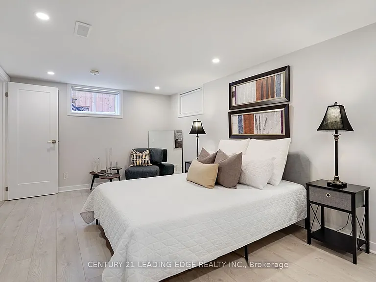 128 Admiral Rd #BASEMENT — Photo 12