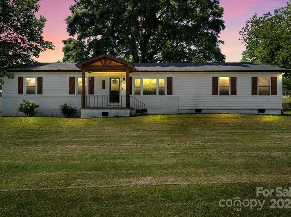 135 McShag Dr, Kannapolis, NC 28081