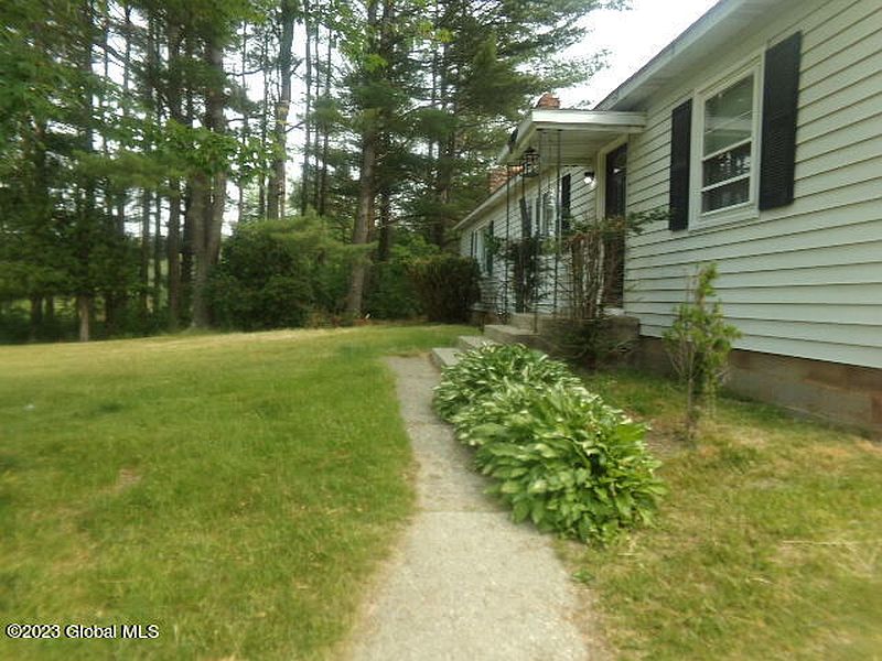 5th image of 186 Carpenter Road