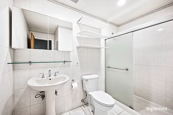 Rented by Triplemint | media 13