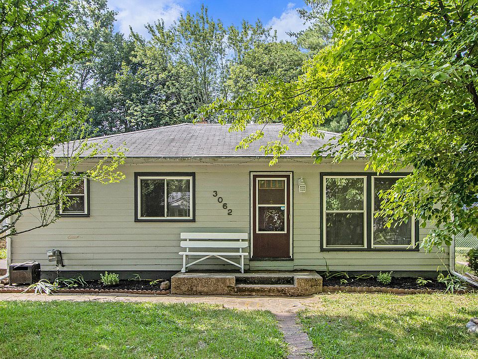 1st image of 3062 Brookmont Dr