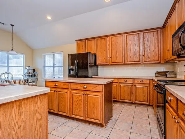 5886 Cliff Ridge Dr, Dallas, TX 75249