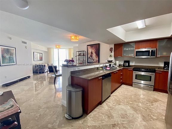 3rd image of 16699 Collins Ave APT 4005