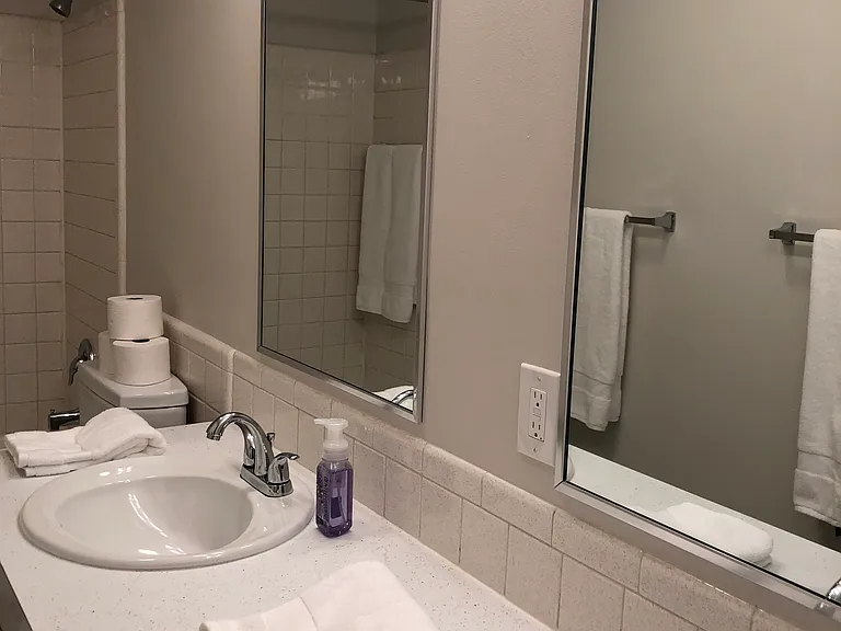619 Oak St #4 — Photo 11