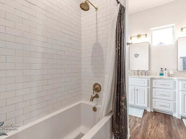 233 Calumet St — Photo 22