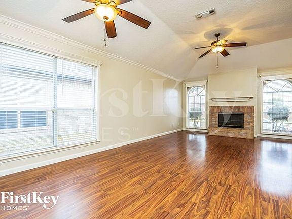 4th image of 1916 Walden Pl