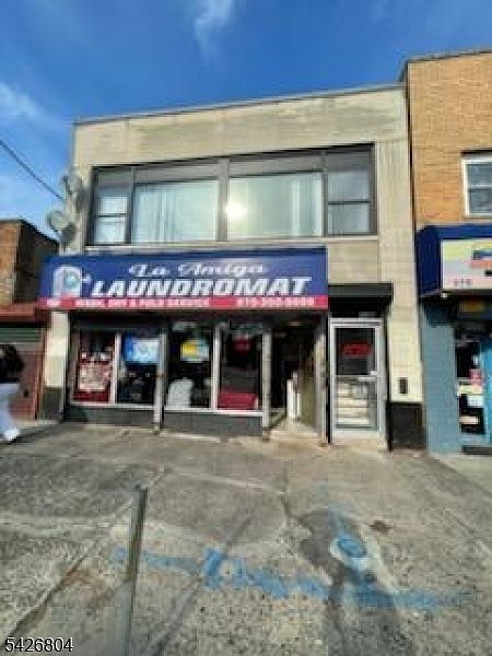 1st image of 377 Bloomfield Ave