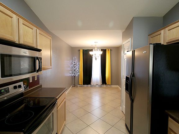 4th image of 2823 S 83rd Dr
