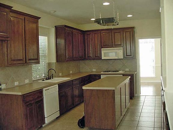 2nd image of 3514 Llano Trl
